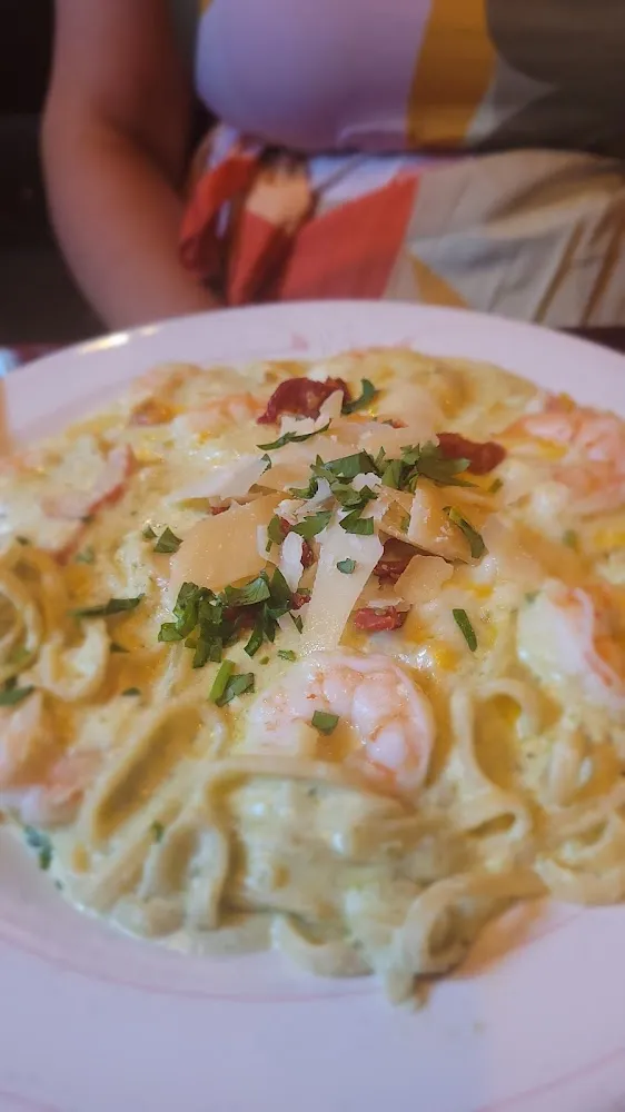 Pesto Alfredo Dish